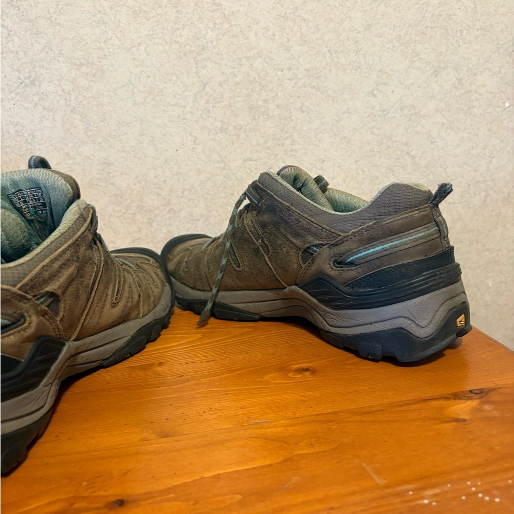 Keen Targhee Vent Hiking Shoes Size 9. Needs new shoelaces - Picture 9 of 13